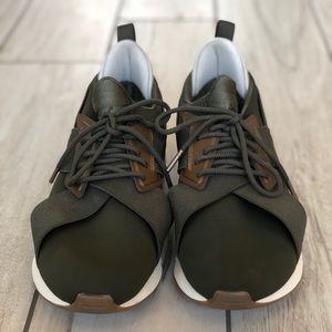 Puma Women’s Muse Sneakers - forest night metallic